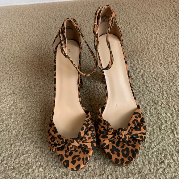 Shoe Dazzle Leopard Print Block Heel Sandal - Picture 1 of 3
